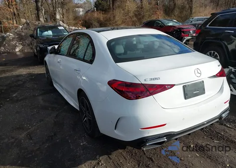 2025 Mercedes-Benz C 300 z USA, uszkodzony, nr VIN W1KAF4HB4SR301522